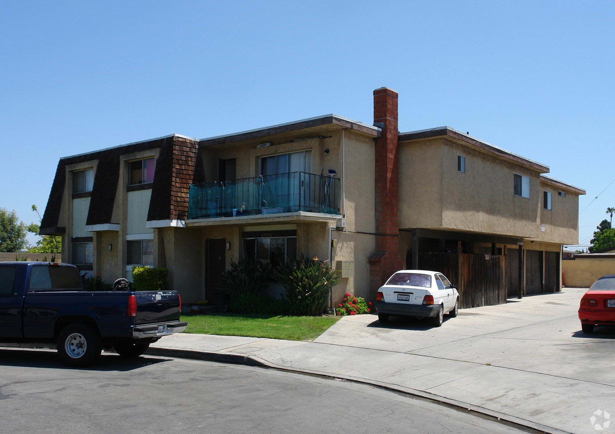 17372 Dairyview Cir, Huntington Beach, CA for sale Primary Photo- Image 1 of 3