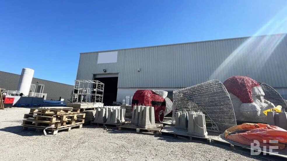 Flex dans Pessac à louer - Photo du bâtiment - Image 2 de 5