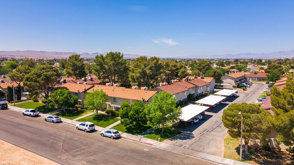 121 N Gateway Blvd, Ridgecrest, CA à vendre - Photo du bâtiment - Image 3 de 16