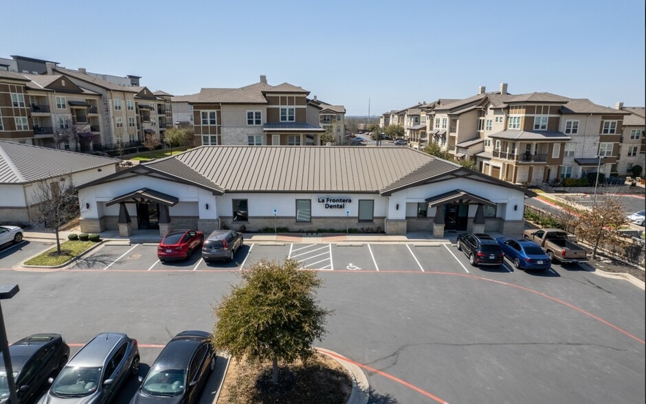 481 Sundance Pky, Round Rock, TX for sale - Primary Photo - Image 1 of 6