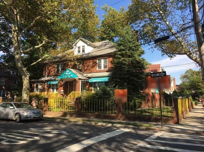 Plus de détails pour 47-49 162nd St, Flushing, NY - Commerce de détail à vendre