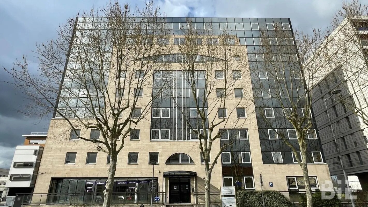 Office in Bordeaux for lease Building Photo- Image 1 of 6