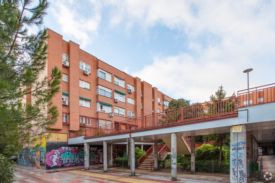 Plaza Pablo Picasso, 1-7, Rivas-Vaciamadrid, Madrid à louer - Photo du bâtiment - Image 2 de 7