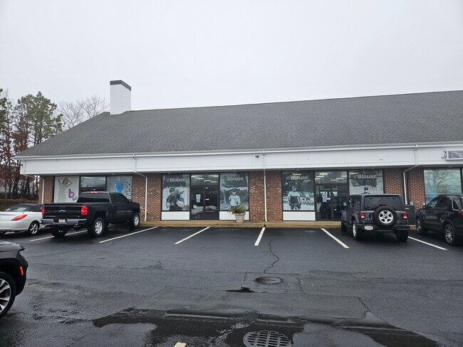 More details for 11 Enterprise Rd, Hyannis, MA - Retail for Sale