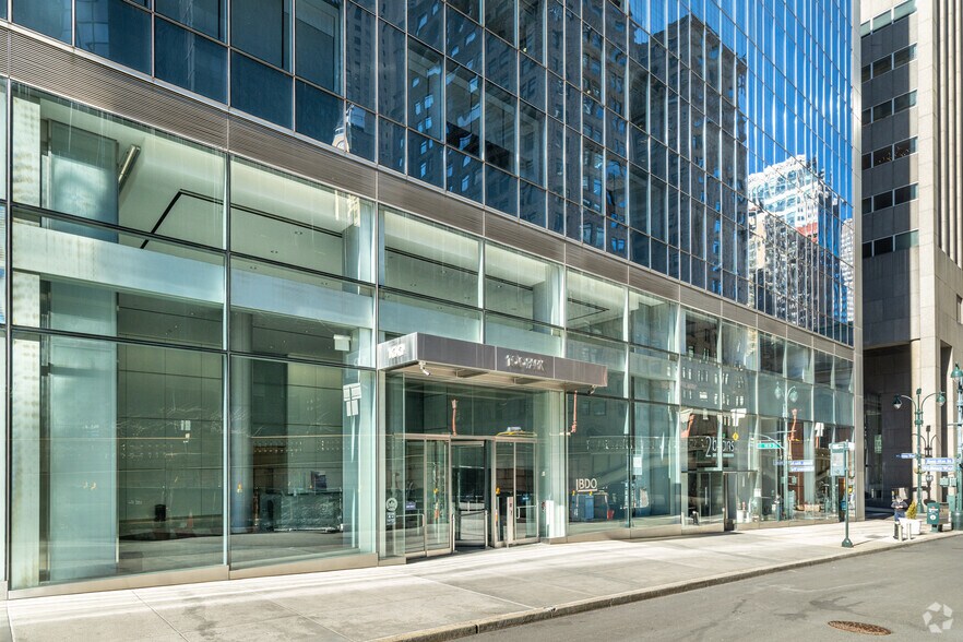 100 Park Ave, New York, NY à louer - Photo du bâtiment - Image 1 de 13