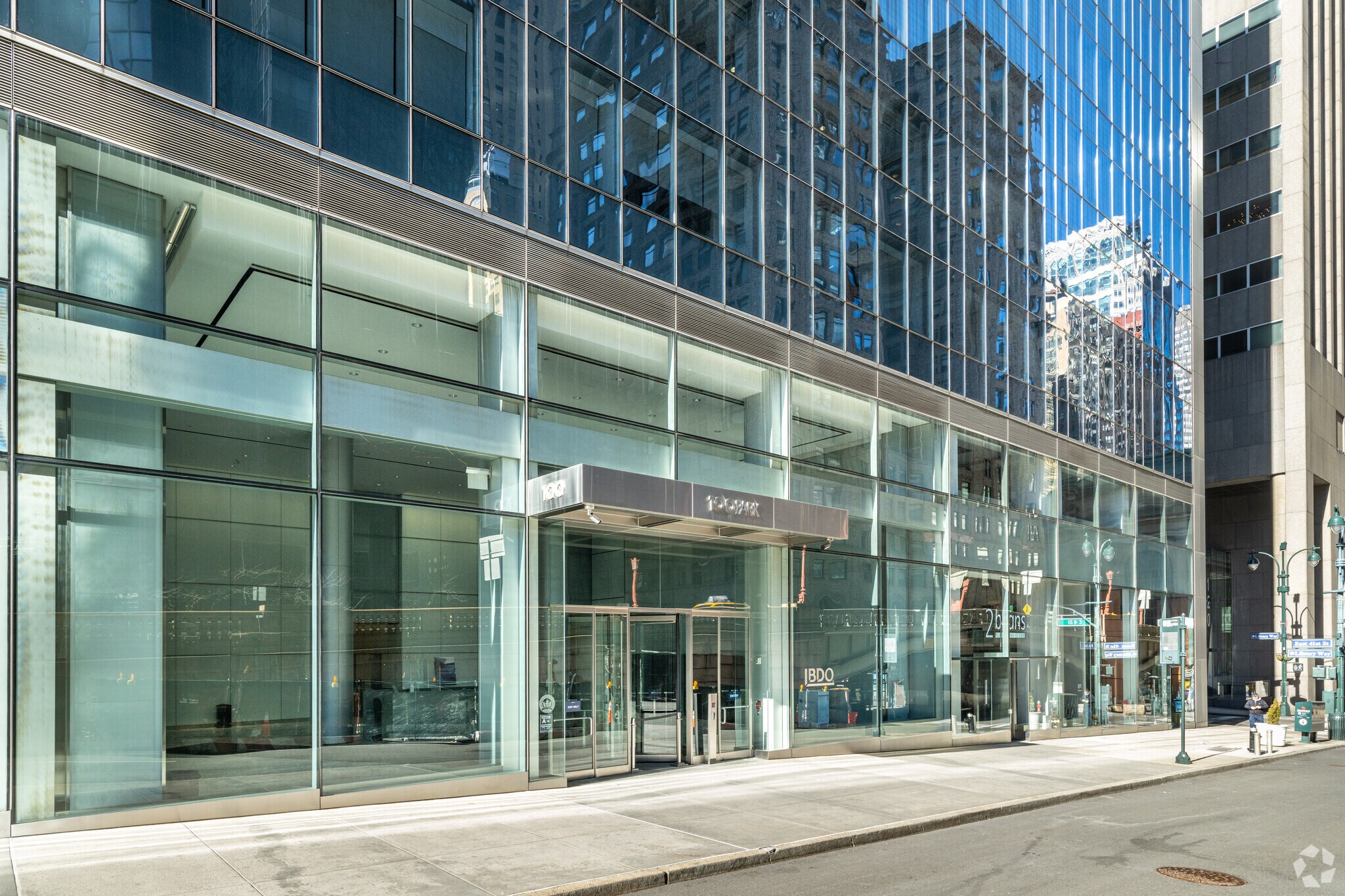 100 Park Ave, New York, NY à louer Photo du bâtiment- Image 1 de 14