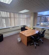 14 Lyon Rd, Harrow à louer Photo intérieure- Image 2 de 3