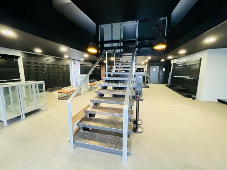 Commerce de détail dans Bordeaux à louer - Photo intérieure - Image 3 de 12