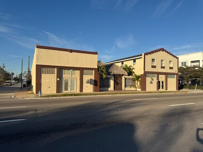 More details for 1001 Manatee Ave, Bradenton, FL - Retail for Sale