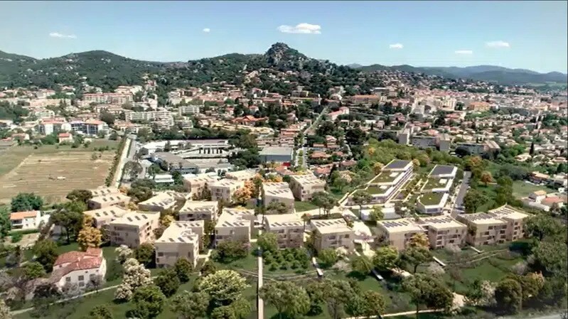 Commerce de détail dans Hyères à louer Photo du bâtiment- Image 1 de 5
