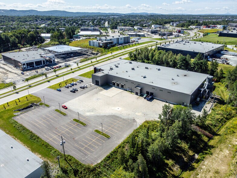 4615 Boul De Portland, Sherbrooke, QC à louer - Photo du bâtiment - Image 3 de 10