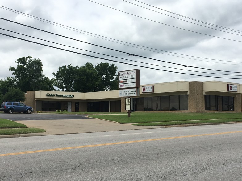 202 S Cedar St, Owasso, OK for sale - Building Photo - Image 1 of 1