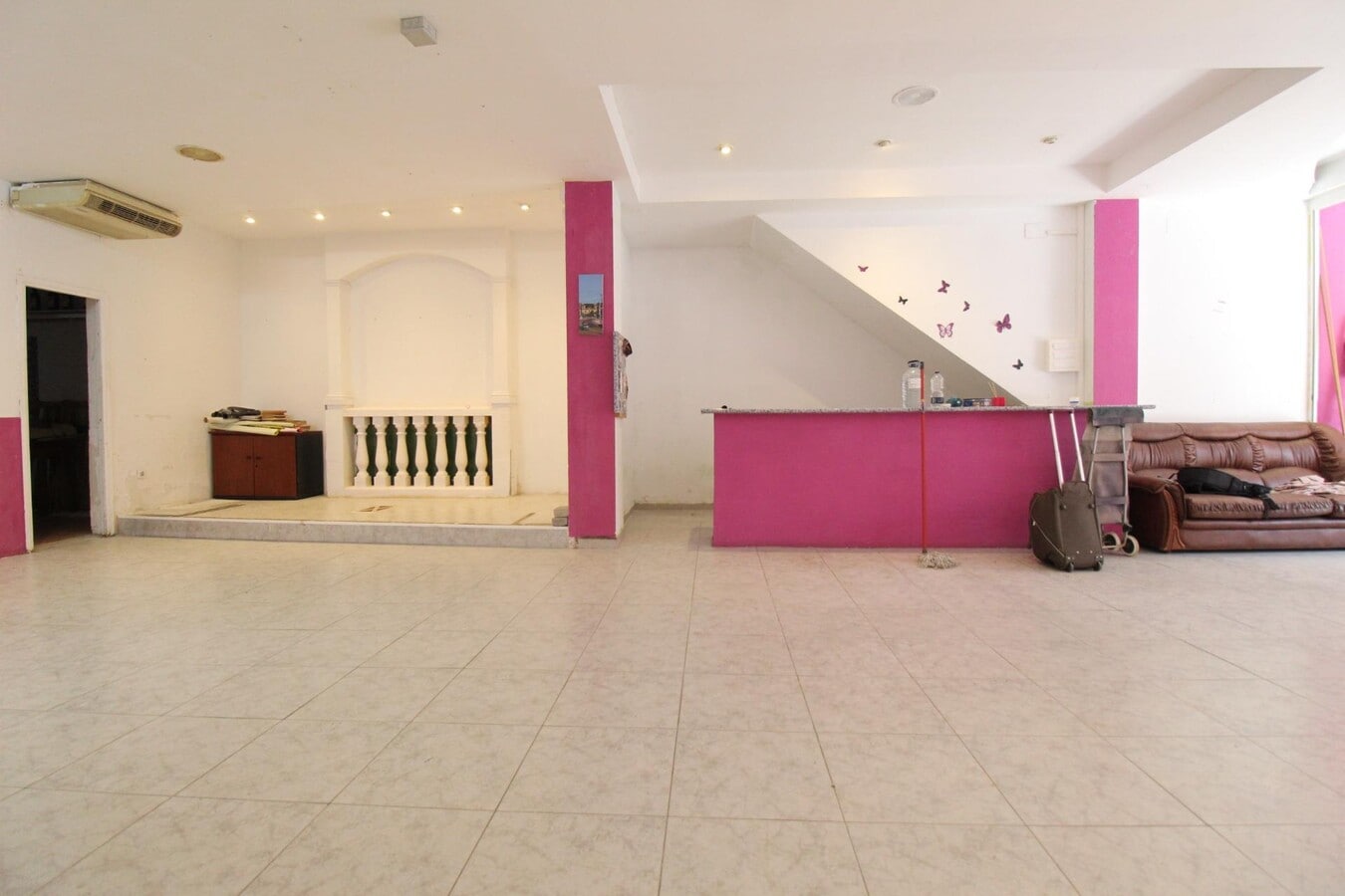 Vilanova i la Geltrú, BAR 08800 - Unit - - - Interior Photo - Image 2 of 6