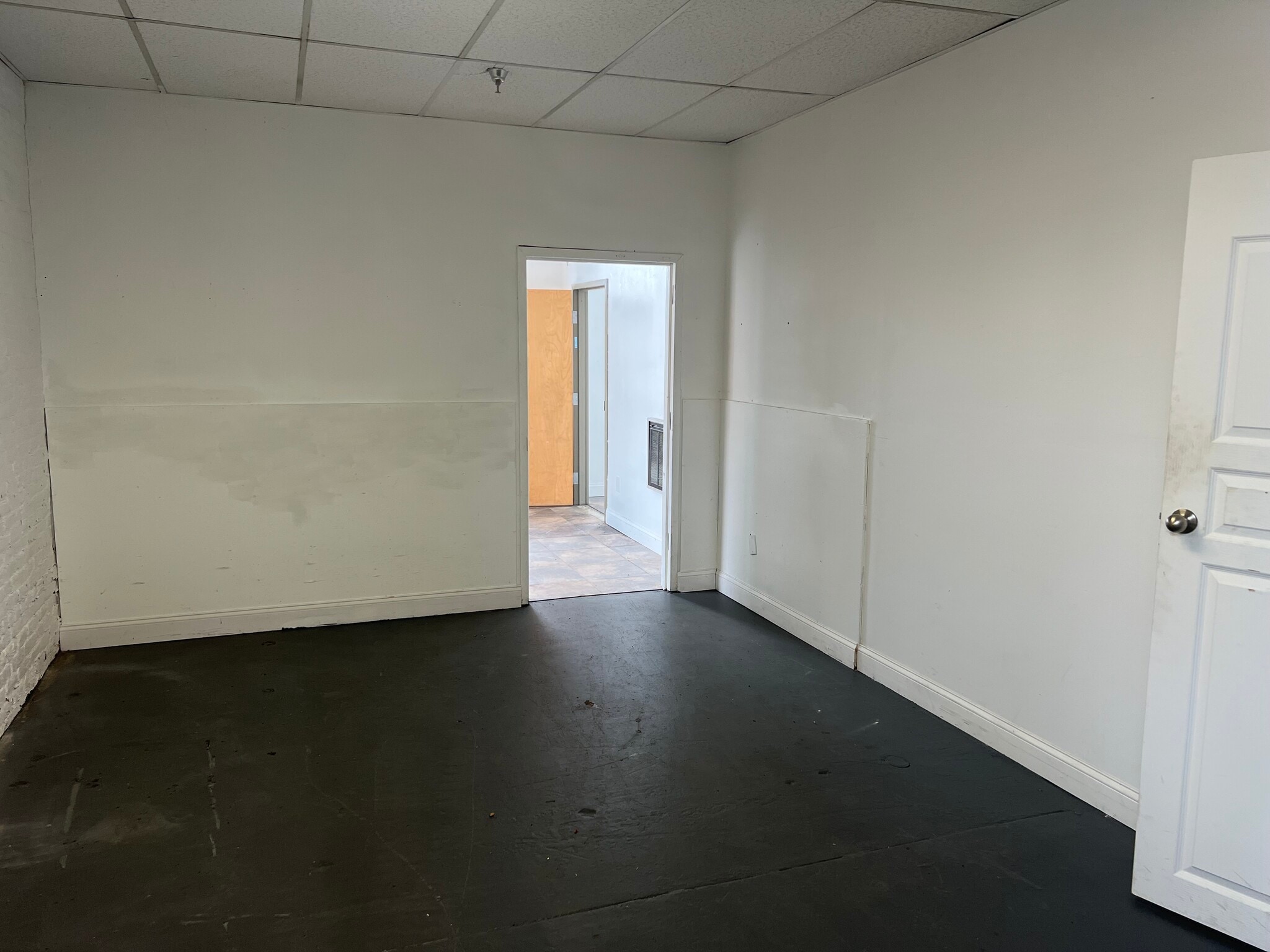 4 Open Square Way, Holyoke, MA for lease Interior Photo- Image 1 of 13