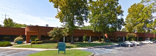 Plus de détails pour 2713 Neil Armstrong Pky, Hampton, VA - Local d'activités à louer