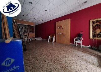 Plus de détails pour Multi-résidentiel à vendre