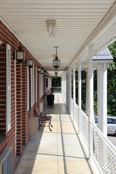 10232 Orby Cantrell Hwy, Pound, VA à vendre - Photo du bâtiment - Image 3 de 16