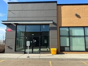 121 Towne Crest Rd, Fort Saskatchewan, AB à louer Photo du bâtiment- Image 2 de 3