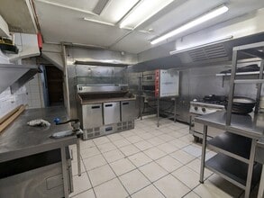 42-44 High St, Woking à louer Photo intérieure- Image 2 de 2