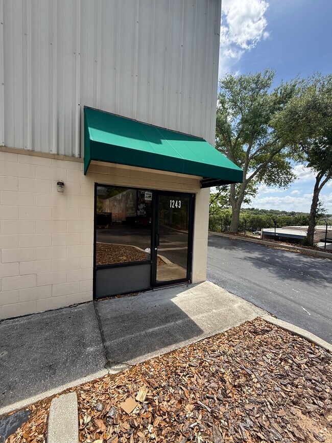 More details for 1227-1285 Commons Ct, Clermont, FL - Industrial for Lease