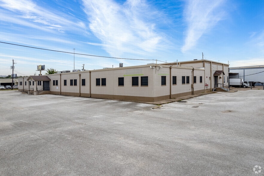 2425 Broad St, Houston, TX for lease - Primary Photo - Image 1 of 16