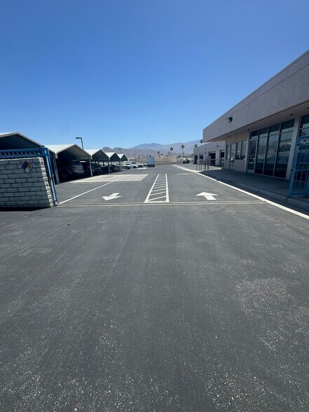 74875 Hovley Lane East, Palm Desert, CA à vendre - Photo principale - Image 1 de 5