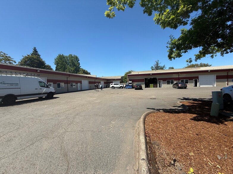 2950-2952 Allane Ln, Eugene, OR for lease - Building Photo - Image 2 of 7