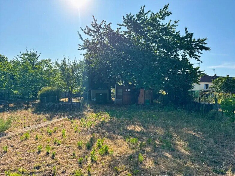 Terrain dans Sablé-sur-Sarthe à vendre - Photo du bâtiment - Image 3 de 4