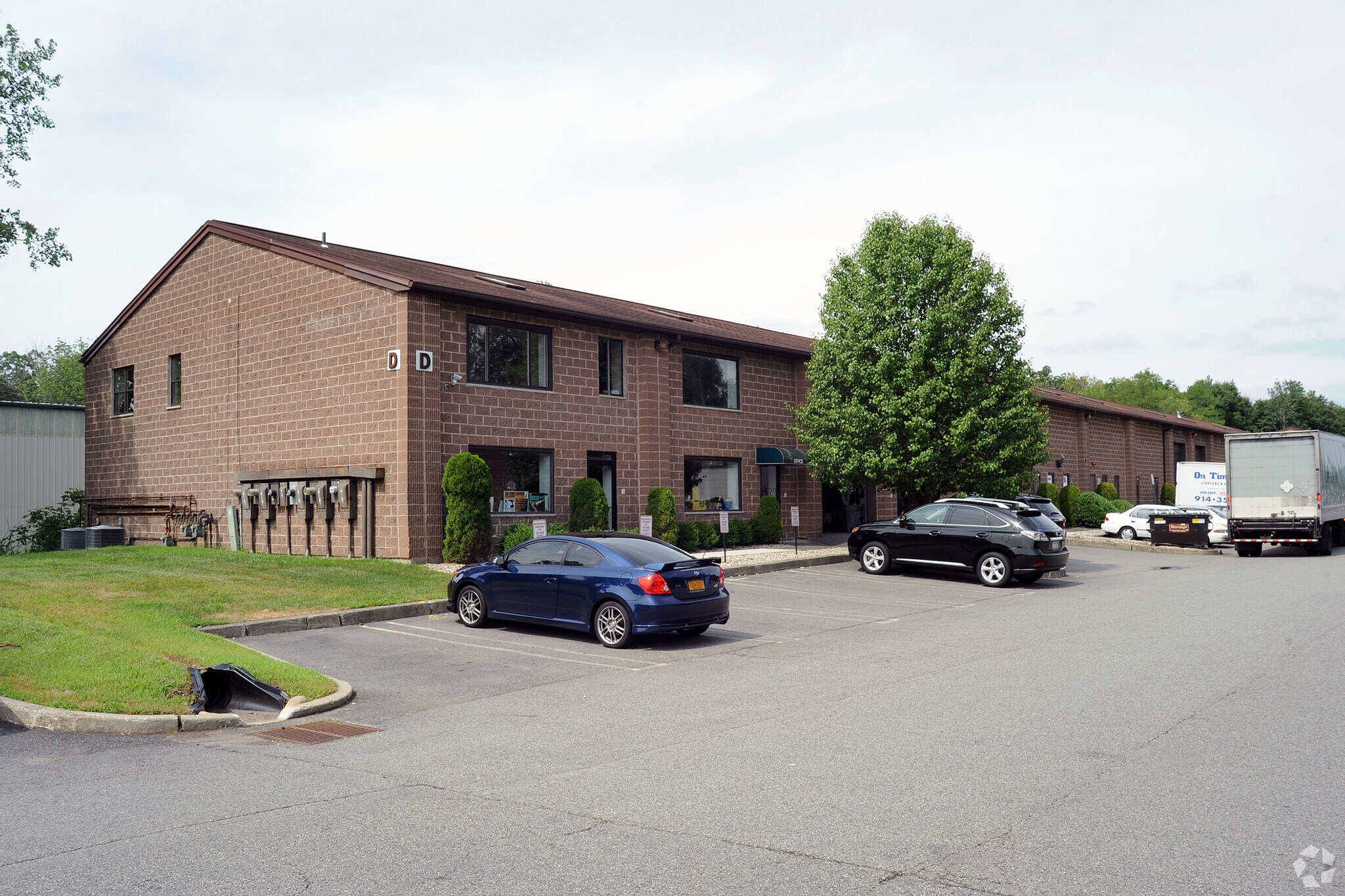 401-405 Spook Rock Rd, Suffern, NY à vendre Photo principale- Image 1 de 6