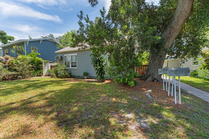 240 20th Ave, Saint Petersburg, FL à vendre - Photo du bâtiment - Image 2 de 42