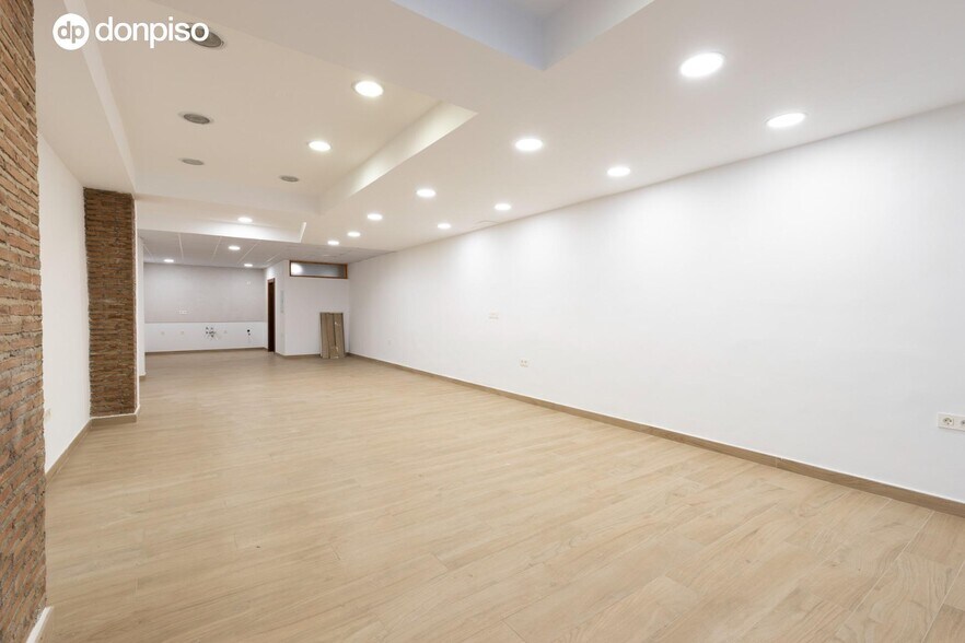 Calle Almona de San Juan de Dios, 15, Granada, Granada for sale - Building Photo - Image 1 of 21