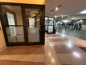 1030 N Clark St, Chicago, IL à louer Photo du bâtiment- Image 1 de 4