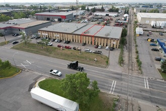 3815 61 Av SE, Calgary, AB à louer Photo du bâtiment- Image 2 de 7