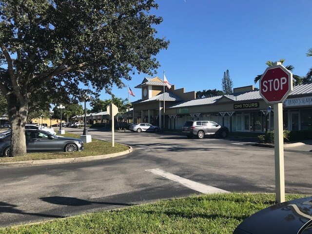 6800-6890 Stirling Rd, Hollywood, FL à louer - Photo du bâtiment - Image 3 de 3