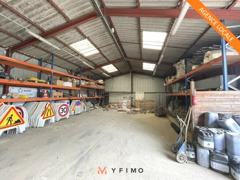 Local d'activités dans Les Mureaux à vendre - Photo intérieure - Image 1 de 8