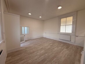 Station Rd, Bagshot for lease Interior Photo- Image 2 of 4