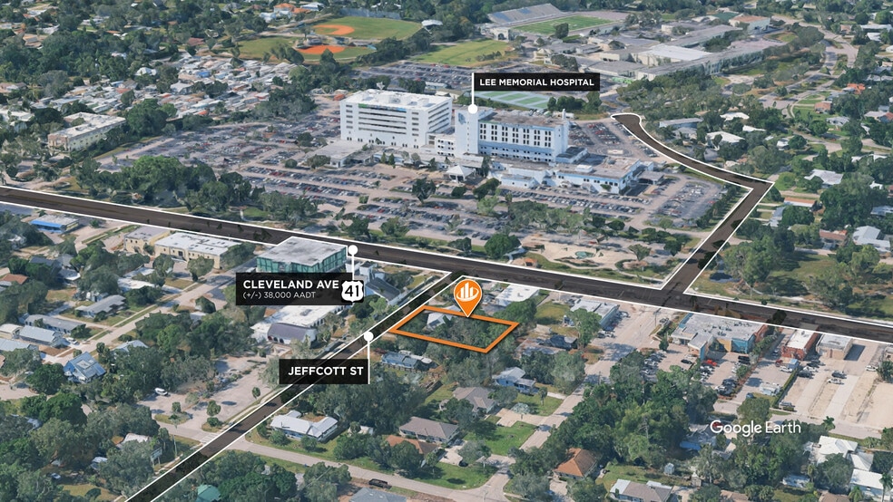 2023 Jeffcott St, Fort Myers, FL for lease - Building Photo - Image 2 of 18