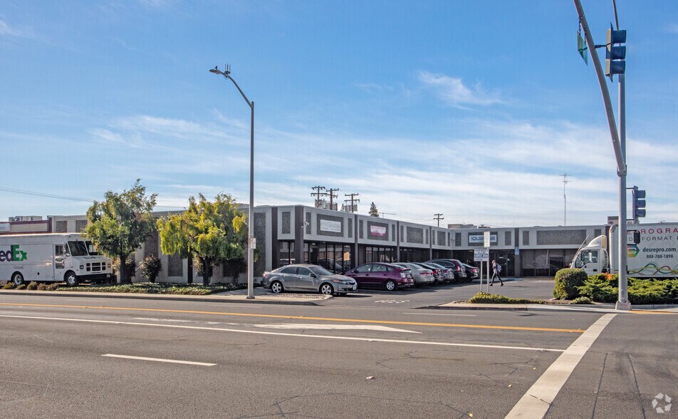 3440-3448 De La Cruz Blvd, Santa Clara, CA à louer - Photo du bâtiment - Image 2 de 4