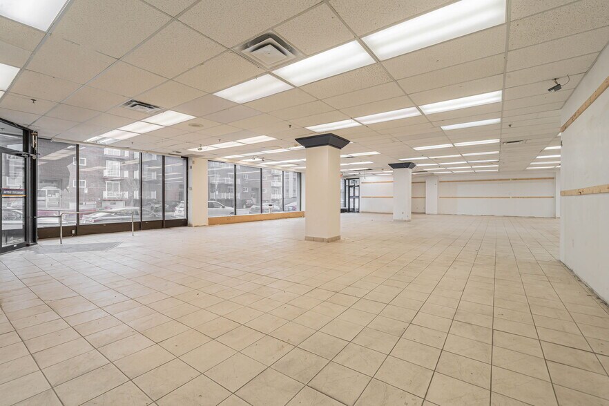 6058-6066 Rue Jean-Talon E, Montréal, QC à louer - Photo intérieure - Image 3 de 7