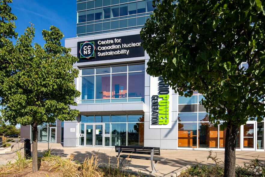 1340 Pickering Pky, Pickering, ON à louer - Photo du bâtiment - Image 3 de 5