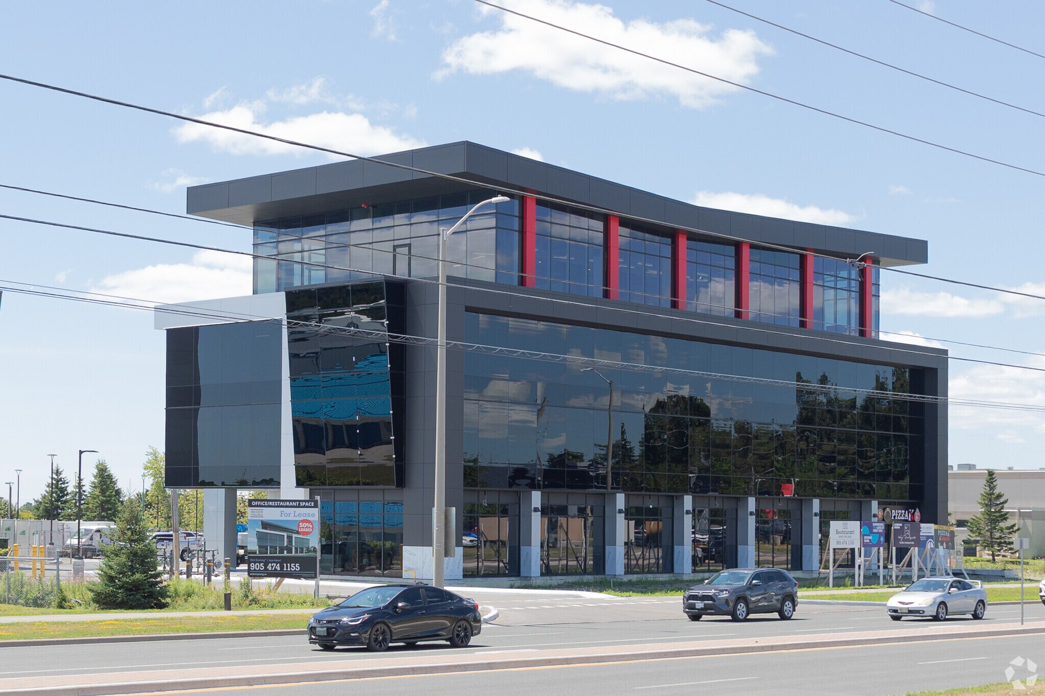 1319 Taunton Rd E, Oshawa, ON à vendre Photo principale- Image 1 de 1