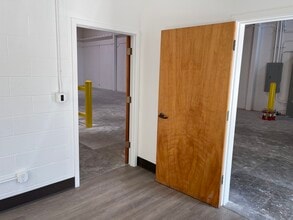 305 Old County Rd, San Carlos, CA à louer Photo intérieure- Image 2 de 7