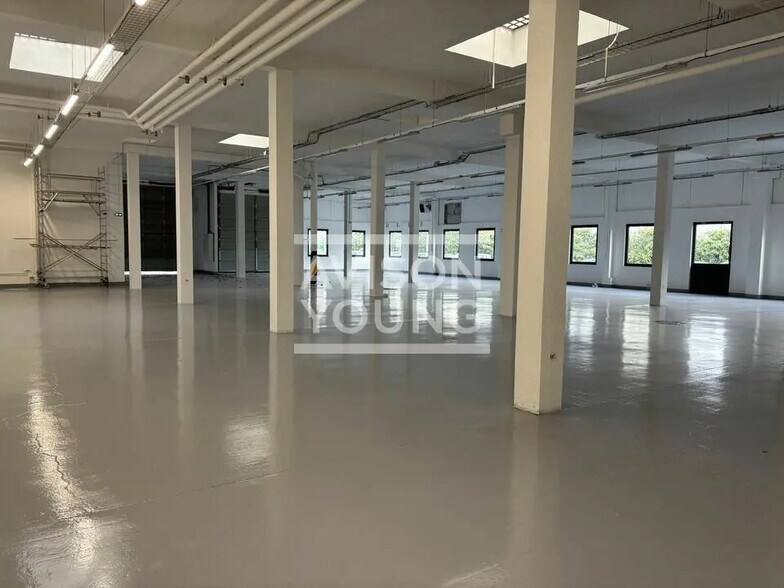 Flex in Gennevilliers for lease - Building Photo - Image 3 of 6