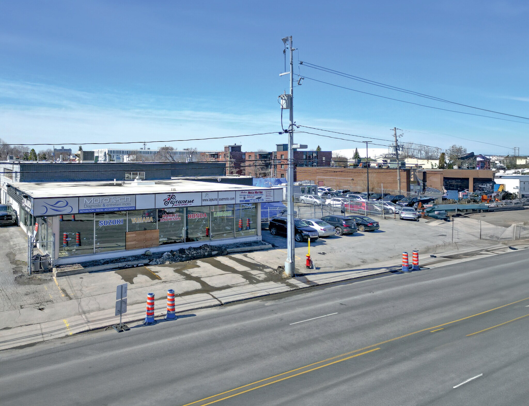 700 Boul Des Laurentides, Laval, QC à louer Photo du bâtiment- Image 1 de 10