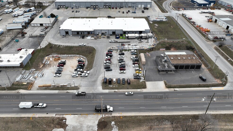 2738 E Kearney St, Springfield, MO for lease - Building Photo - Image 2 of 7