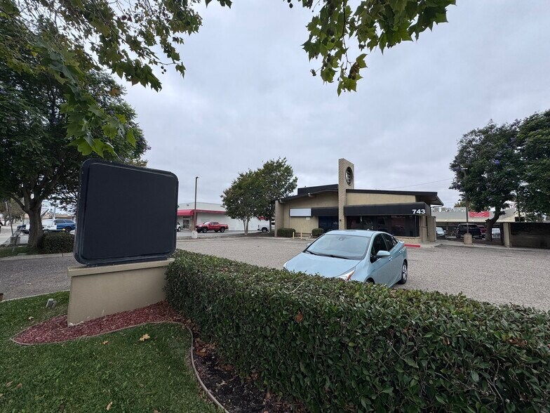 743 E Main St, Santa Maria, CA for sale - Building Photo - Image 3 of 8
