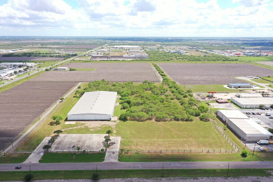 5806 E Grimes Ave, Harlingen, TX à louer - Photo du bâtiment - Image 3 de 18