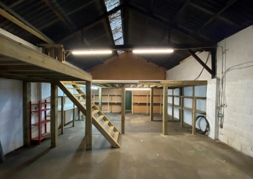 20A Hanworth Rd, Hounslow à vendre Photo principale- Image 1 de 2