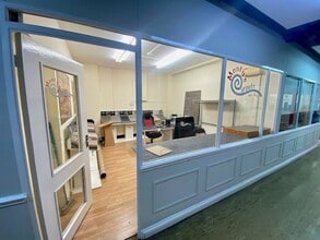 32 High St, Thatcham à louer Photo intérieure- Image 1 de 3