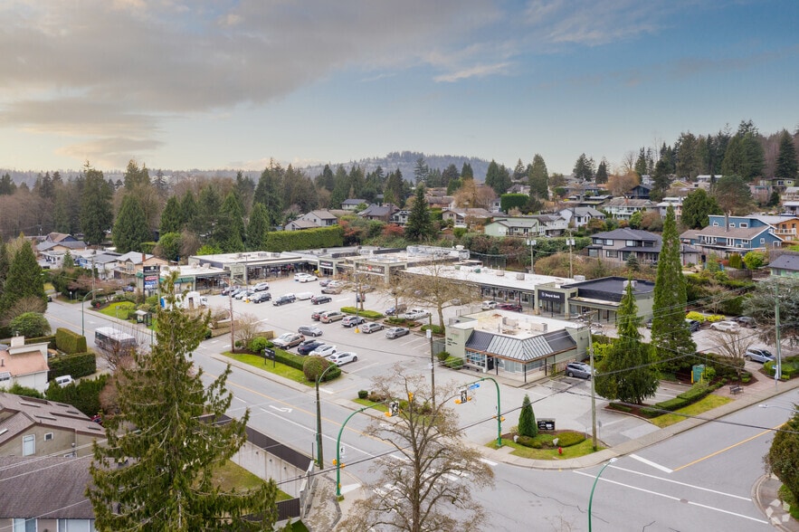 383-477 Dollarton Hwy, North Vancouver, BC à louer - Photo principale - Image 1 de 5